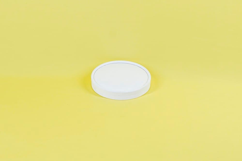 24mm White Flip-Top Cap
